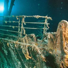 Restos oxidados del Titanic, un sombrío recordatorio de cuando se hundió el Titanic.