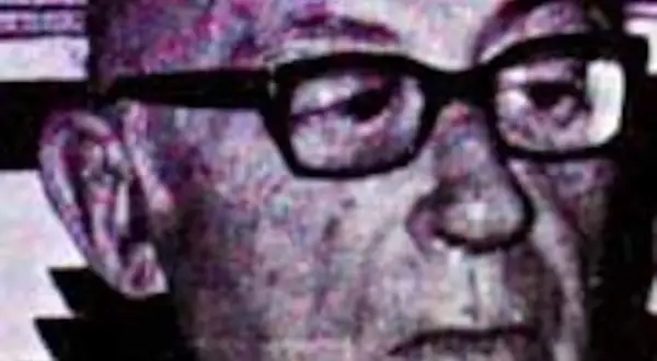 Primer plano de Juan Ignacio Luca de Tena con gafas.