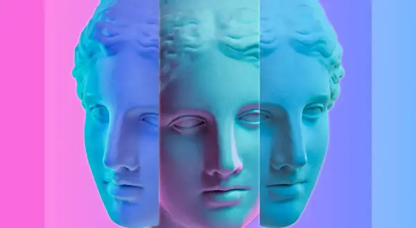 Fragmentos de una escultura griega clásica, iluminados con degradados de azul y rosa, creando un efecto etéreo y moderno.