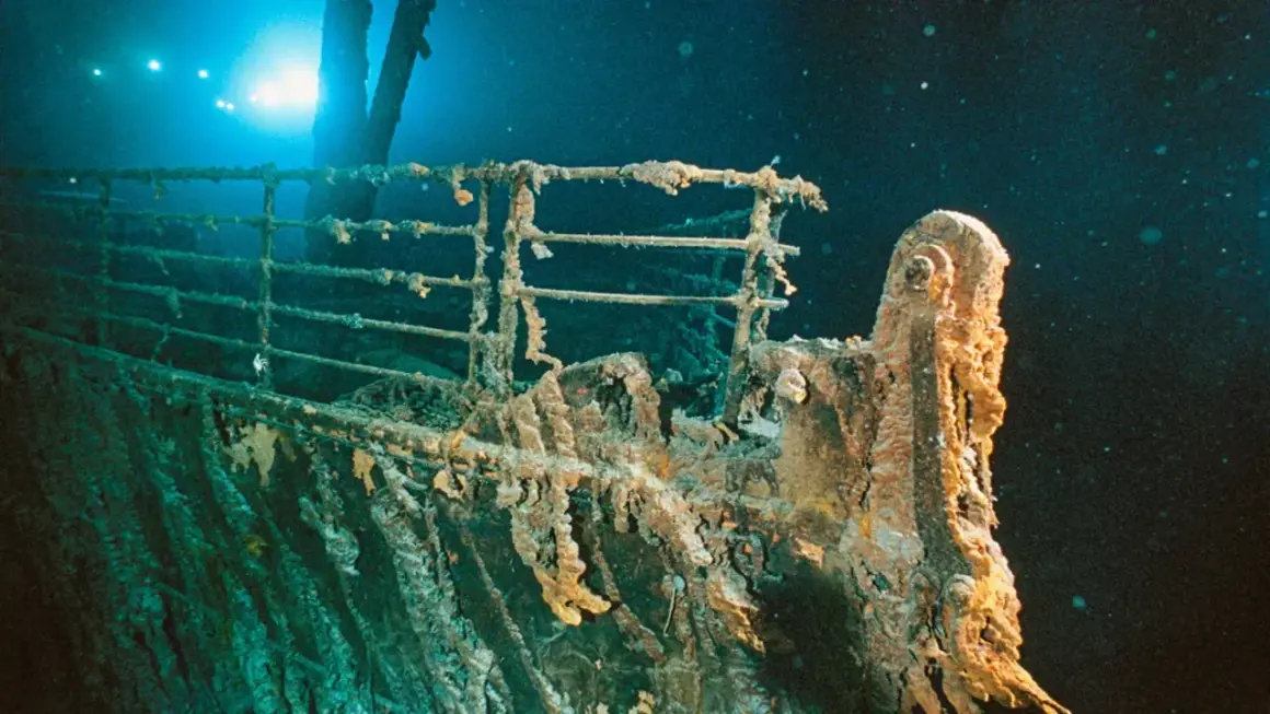 Restos oxidados del Titanic, un sombrío recordatorio de cuando se hundió el Titanic.
