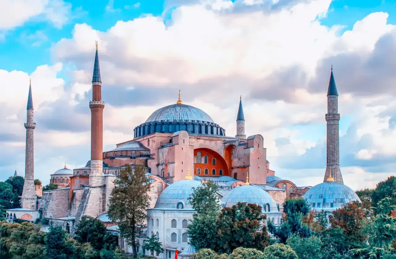 Santa Sofía: Más que un edificio, una historia viva de Estambul