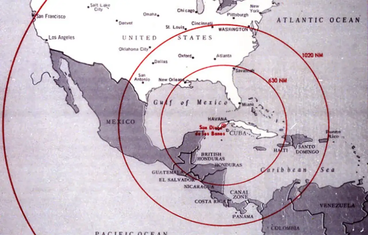 Mapa de alcance de misiles en Am&eacute;rica, ilustrando la tensi&oacute;n de que fue la guerra fr&iacute;a.