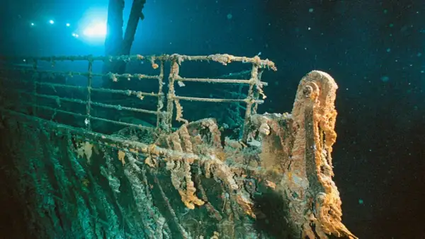 Restos oxidados del Titanic, un sombrío recordatorio de cuando se hundió el Titanic.